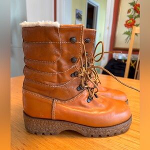 Vintage 80s Leather Lace-Up Shearling-Lined Boots (North Star)